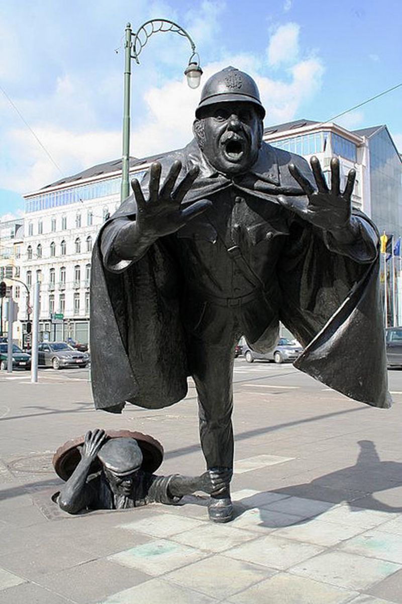 Interesting De Vaartkapoen bronze statue - YouFine Sculpture