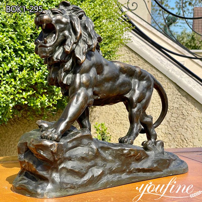 Realistic and Ferocious Bronze Lion Statue Guards the Home BOK1-295