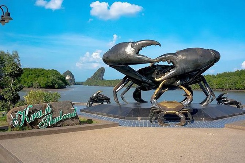 Outdoor Large Bronze Crab Sculpture For Square