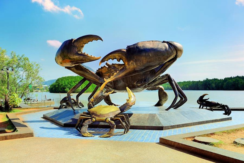 Outdoor Large Bronze Crab Sculpture For Square